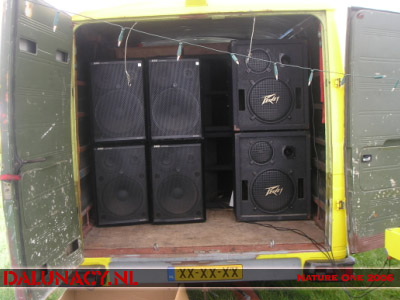 [img width=400 height=300]http://www.dalunacy.nl/_pictures/20060805/2006080504.jpg[/img]