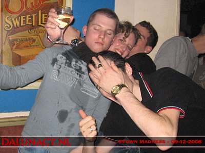 [img width=400 height=300]http://www.dalunacy.nl/_pictures/20061209/2006120949.jpg[/img]