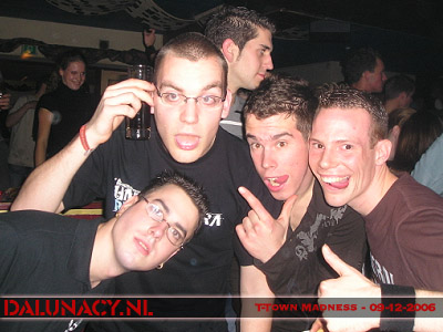 [img width=400 height=300]http://www.dalunacy.nl/_pictures/20061209/2006120961.jpg[/img]